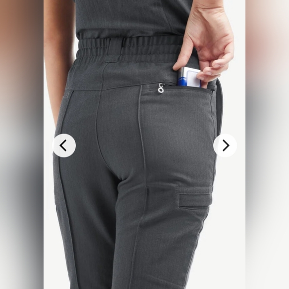 Movement Scrub Set - Picture 4 of 16